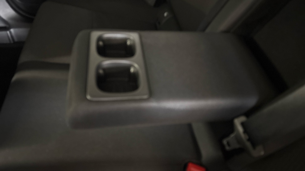 Nissan Qashqai 1.3 DiG-T MH N-Connecta 5dr Petrol Hatchback - Image 60