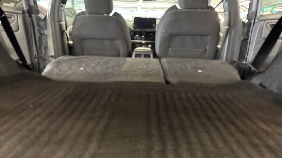 Nissan Qashqai 1.3 DiG-T MH N-Connecta 5dr Petrol Hatchback - Image 65