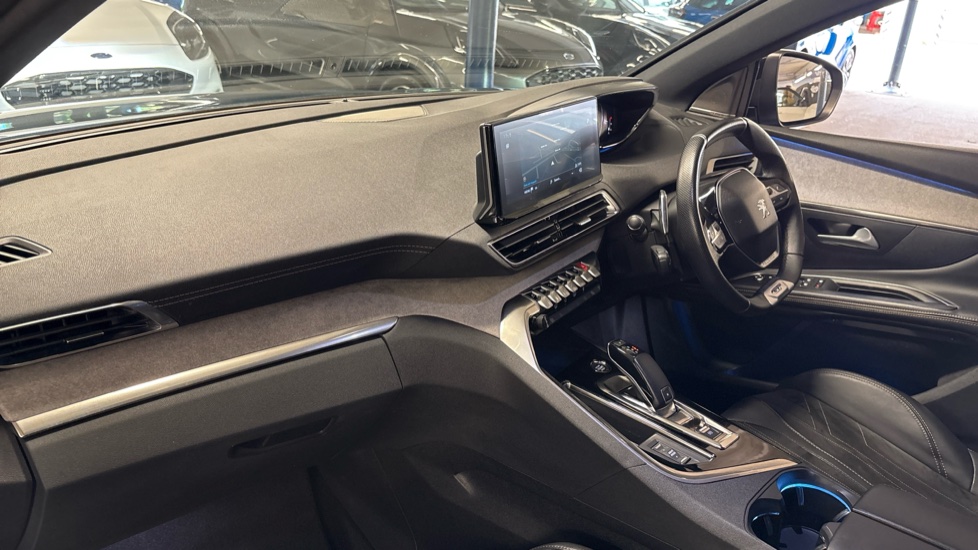 Peugeot 5008 1.2 PureTech GT Premium 5dr EAT8 Petrol Estate - Image 9
