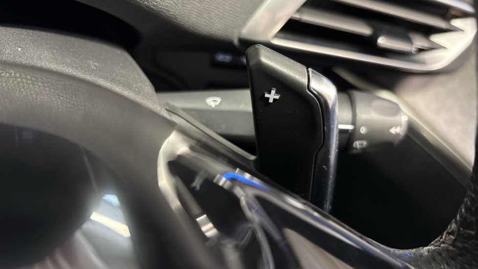 Peugeot 5008 1.2 PureTech GT Premium 5dr EAT8 Petrol Estate - Image 31