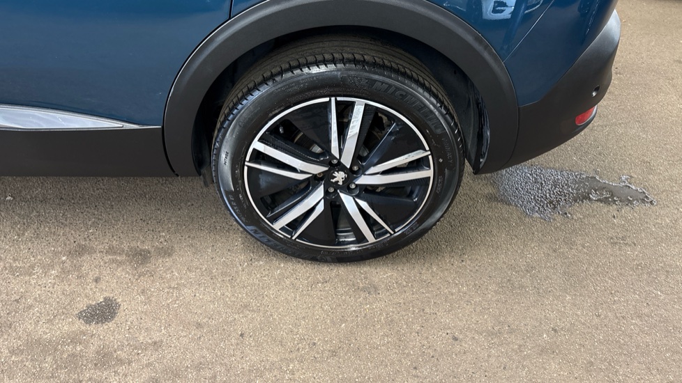 Peugeot 5008 1.2 PureTech GT Premium 5dr EAT8 Petrol Estate - Image 63