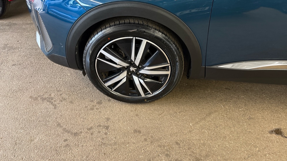 Peugeot 5008 1.2 PureTech GT Premium 5dr EAT8 Petrol Estate - Image 64