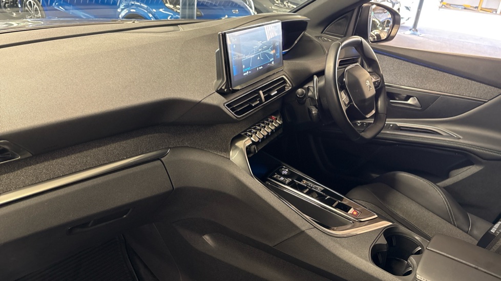 Peugeot 3008 1.5 BlueHDi Allure Premium+ 5dr EAT8 Diesel Estate - Image 9