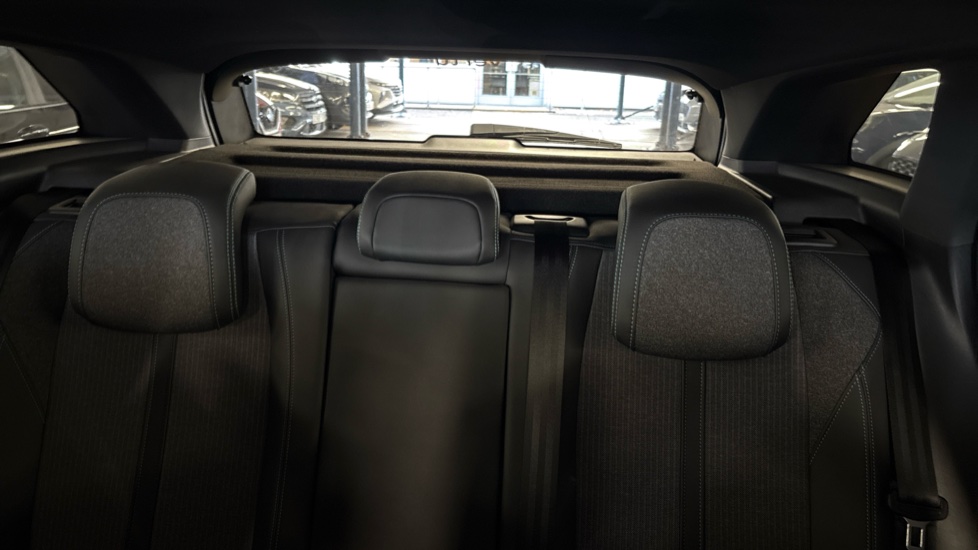 Peugeot 3008 1.5 BlueHDi Allure Premium+ 5dr EAT8 Diesel Estate - Image 15