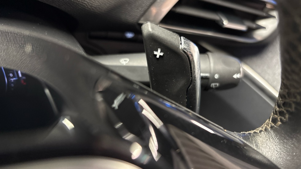Peugeot 3008 1.5 BlueHDi Allure Premium+ 5dr EAT8 Diesel Estate - Image 29