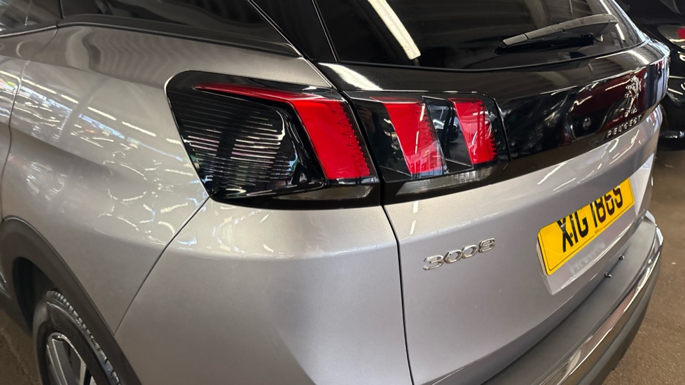 Peugeot 3008 1.5 BlueHDi Allure Premium+ 5dr EAT8 Diesel Estate - Image 50