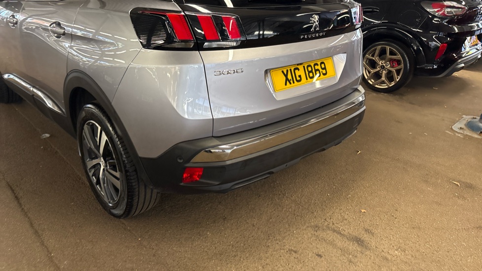 Peugeot 3008 1.5 BlueHDi Allure Premium+ 5dr EAT8 Diesel Estate - Image 51