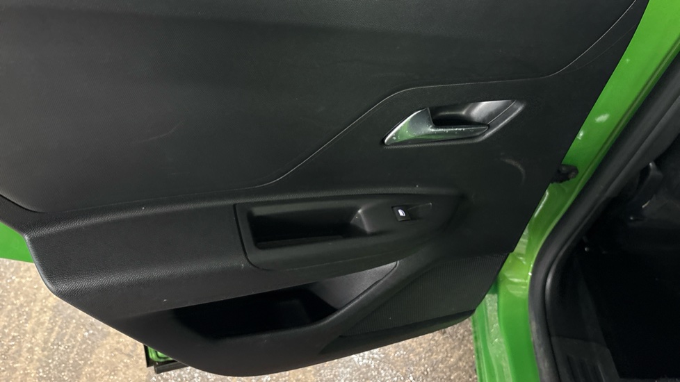 Vauxhall Mokka 100kW Ultimate 50kWh 5dr Auto Electric Hatchback - Image 56