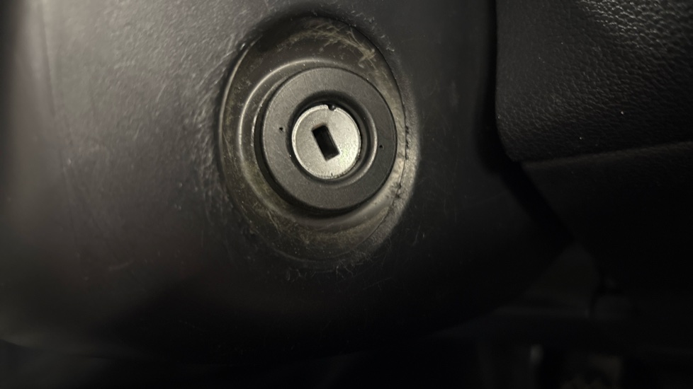 Skoda Kamiq 1.0 TSI 110 SE Drive 5dr Petrol Hatchback - Image 26