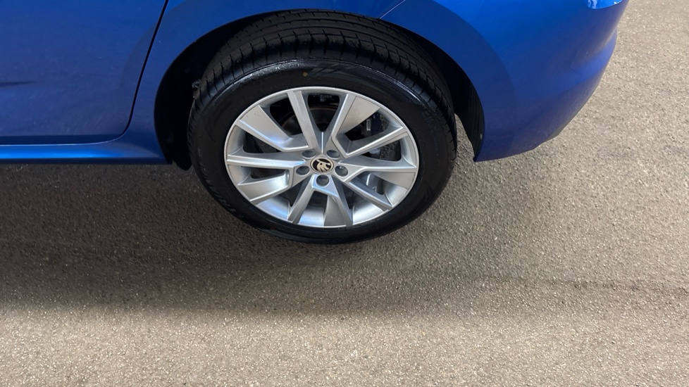 Skoda Kamiq 1.0 TSI 110 SE Drive 5dr Petrol Hatchback - Image 60