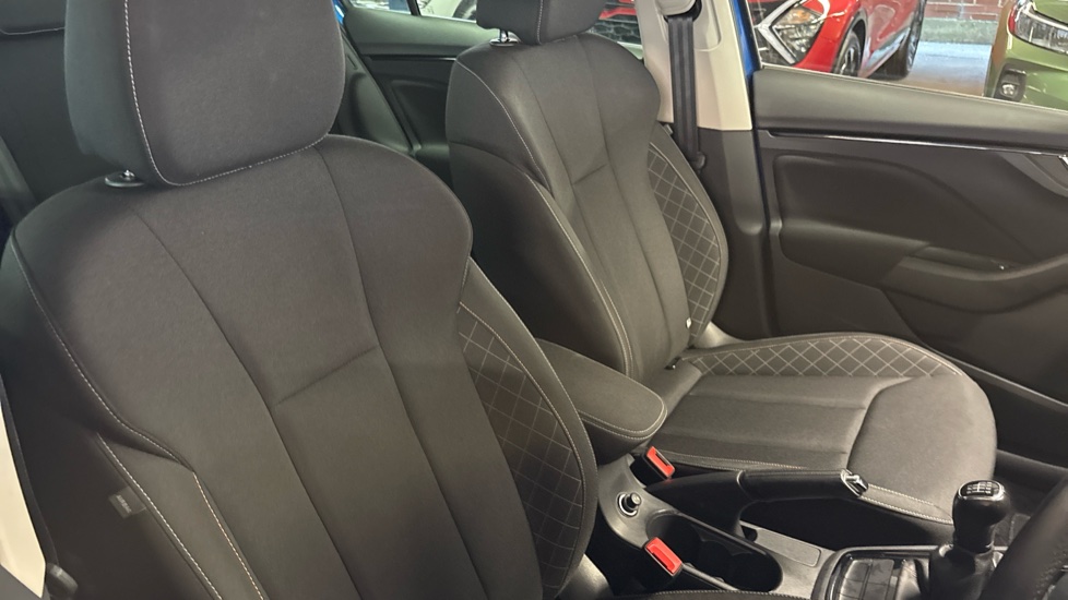 Skoda Kamiq 1.0 TSI 110 SE Drive 5dr Petrol Hatchback - Image 73