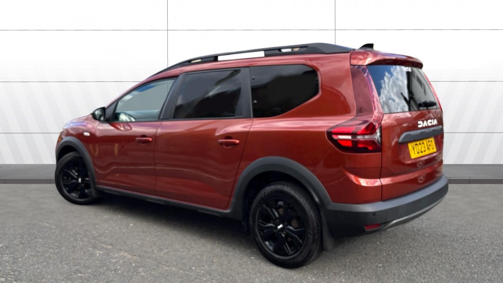 Dacia Jogger 1.0 TCe Extreme SE 5dr Petrol Estate - Image 2