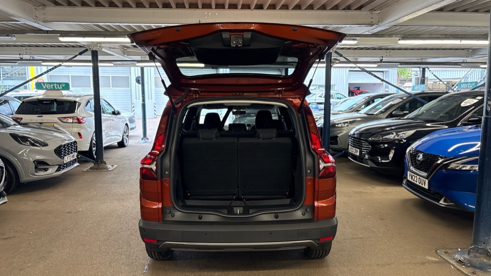 Dacia Jogger 1.0 TCe Extreme SE 5dr Petrol Estate - Image 4