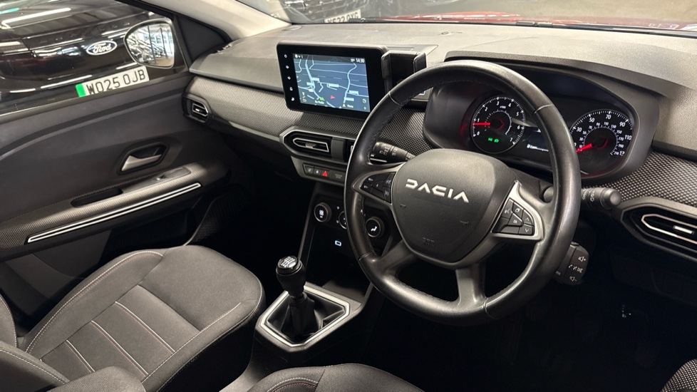 Dacia Jogger 1.0 TCe Extreme SE 5dr Petrol Estate - Image 11