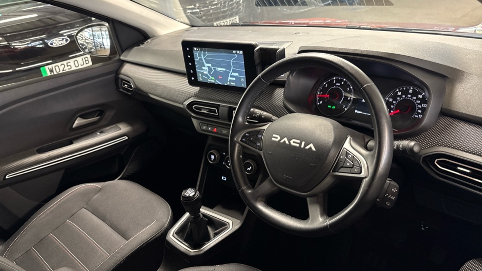 Dacia Jogger 1.0 TCe Extreme SE 5dr Petrol Estate - Image 14
