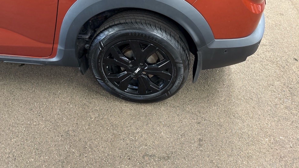 Dacia Jogger 1.0 TCe Extreme SE 5dr Petrol Estate - Image 60