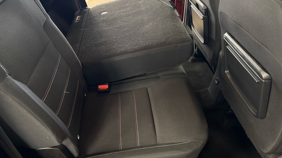 Dacia Jogger 1.0 TCe Extreme SE 5dr Petrol Estate - Image 68