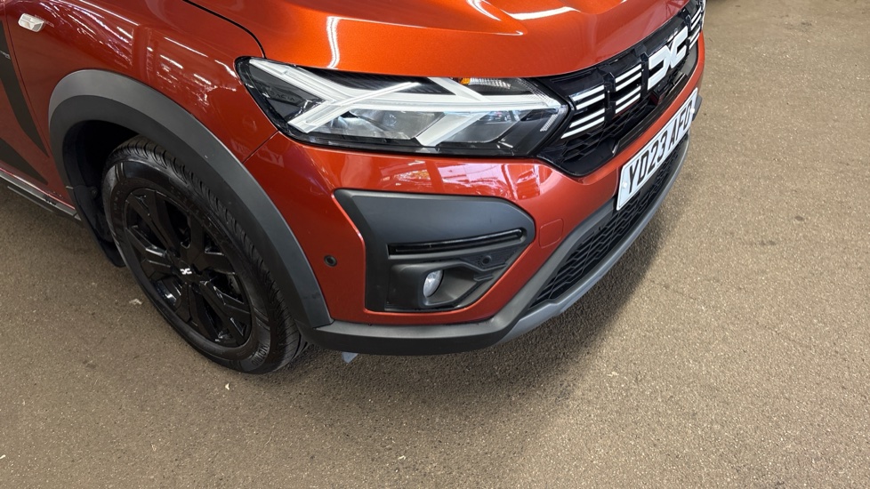 Dacia Jogger 1.0 TCe Extreme SE 5dr Petrol Estate - Image 76