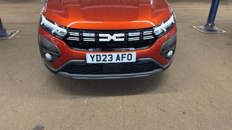 Dacia Jogger 1.0 TCe Extreme SE 5dr Petrol Estate - Image 77