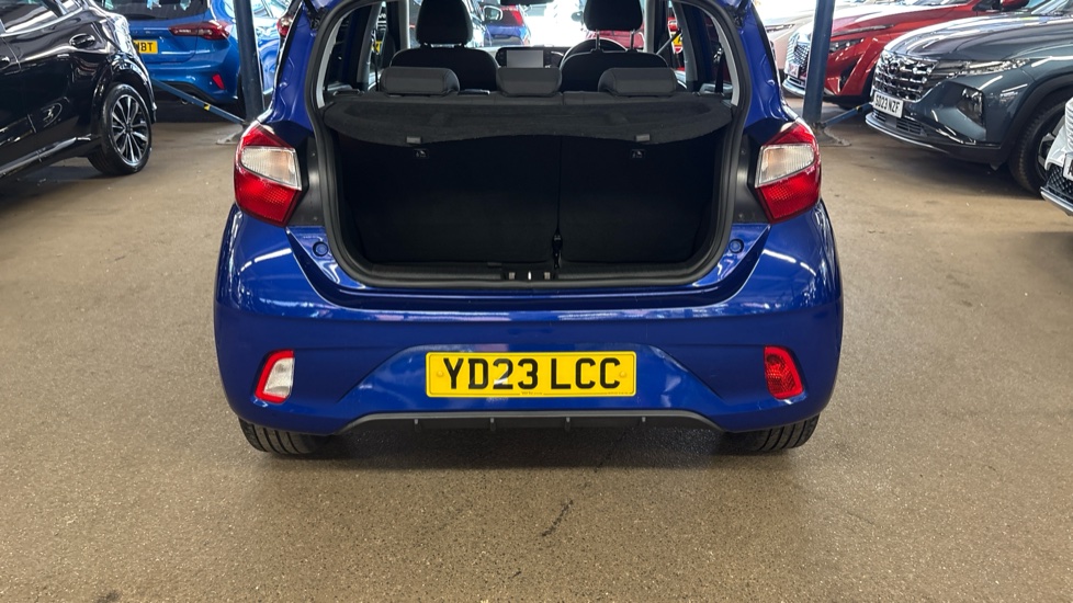 Hyundai i10 1.2 MPi Premium 5dr Auto Petrol Hatchback - Image 4