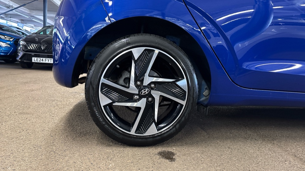 Hyundai i10 1.2 MPi Premium 5dr Auto Petrol Hatchback - Image 7