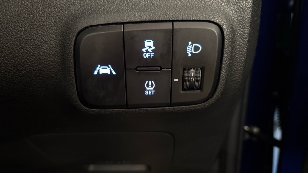Hyundai i10 1.2 MPi Premium 5dr Auto Petrol Hatchback - Image 25
