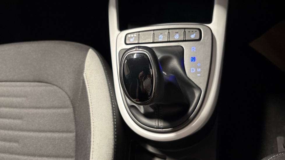 Hyundai i10 1.2 MPi Premium 5dr Auto Petrol Hatchback - Image 37