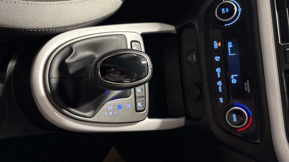 Hyundai i10 1.2 MPi Premium 5dr Auto Petrol Hatchback - Image 38
