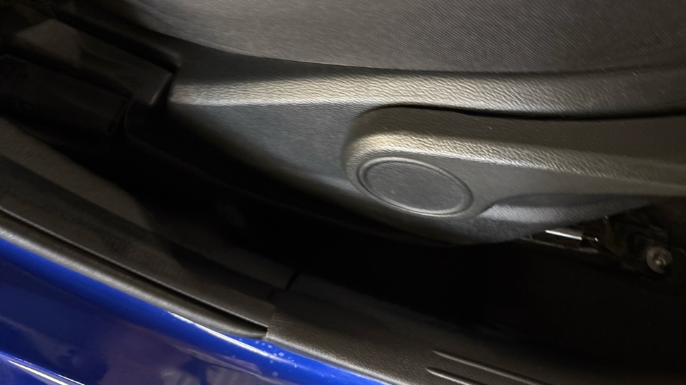 Hyundai i10 1.2 MPi Premium 5dr Auto Petrol Hatchback - Image 40