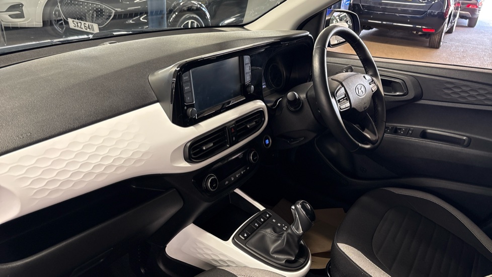 Hyundai i10 1.2 MPi Premium 5dr Auto Petrol Hatchback - Image 64