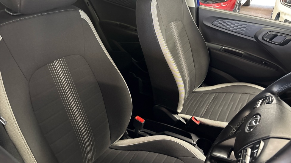 Hyundai i10 1.2 MPi Premium 5dr Auto Petrol Hatchback - Image 65