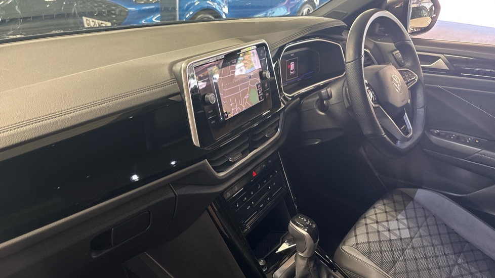 Volkswagen T-Roc 1.5 TSI R-Line 5dr DSG Petrol Hatchback - Image 68