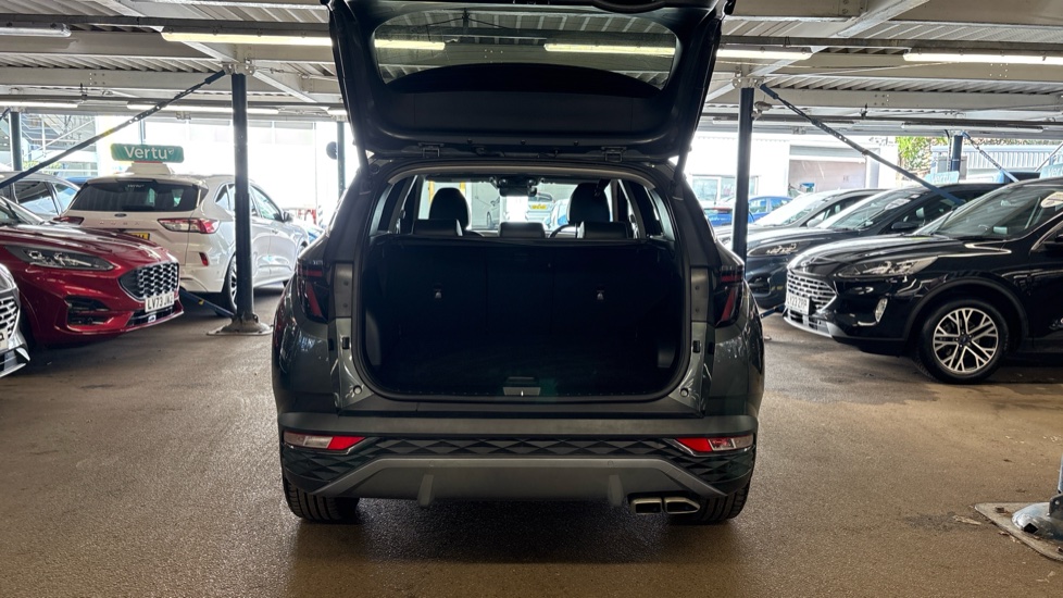 Hyundai TUCSON 1.6 TGDi Plug-in Hybrid Ultimate 5dr 4WD Auto Estate - Image 4