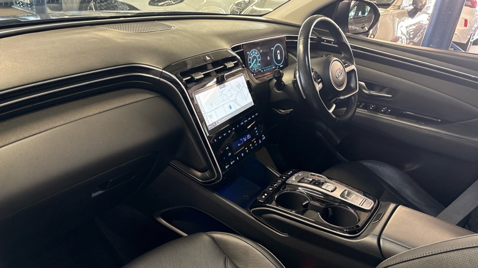 Hyundai TUCSON 1.6 TGDi Plug-in Hybrid Ultimate 5dr 4WD Auto Estate - Image 9