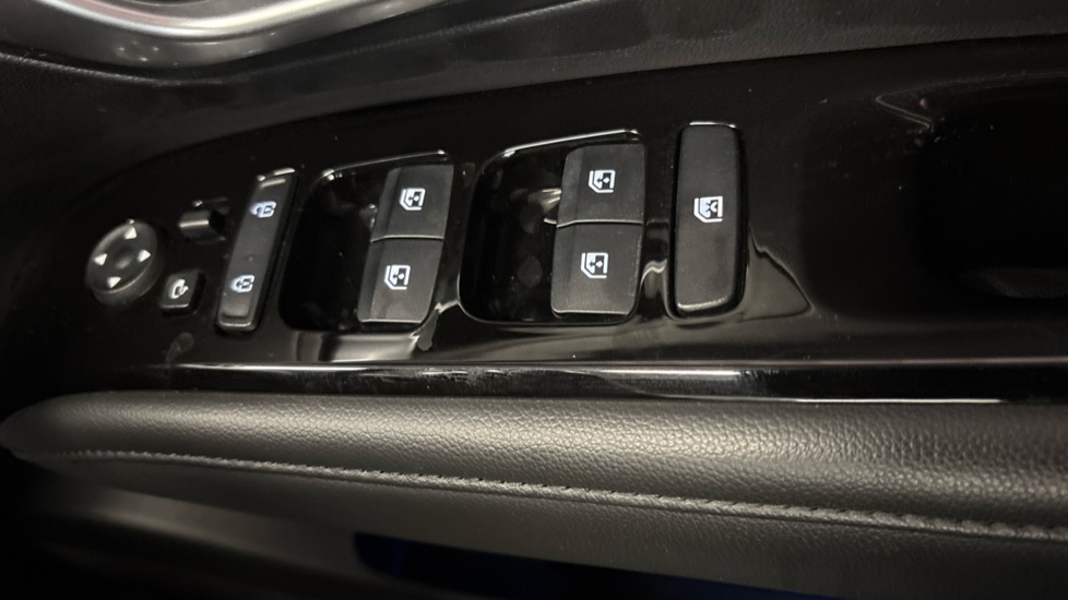 Hyundai TUCSON 1.6 TGDi Plug-in Hybrid Ultimate 5dr 4WD Auto Estate - Image 22