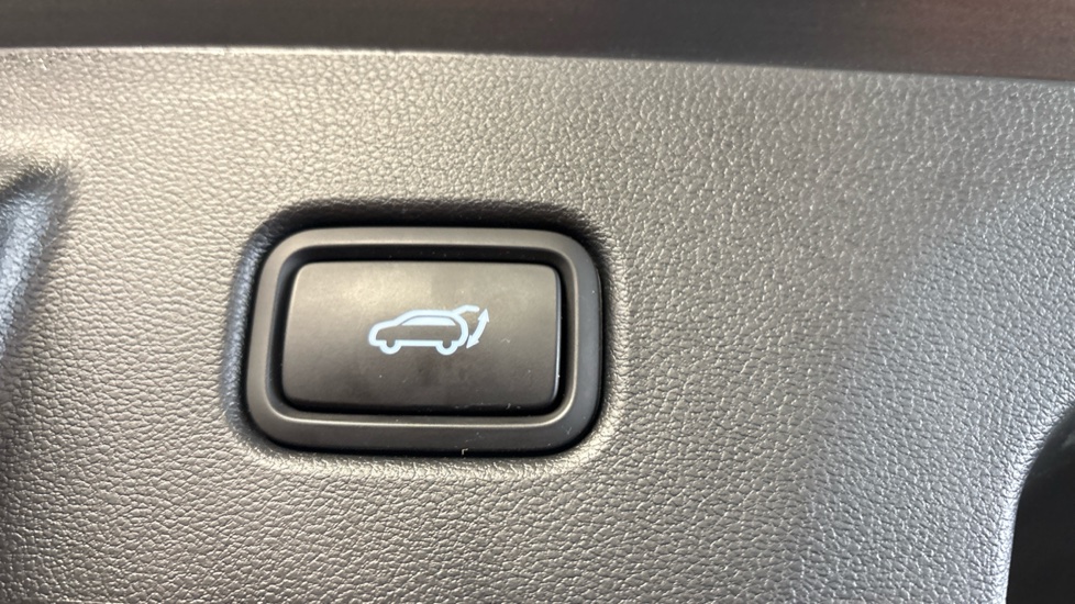 Hyundai TUCSON 1.6 TGDi Plug-in Hybrid Ultimate 5dr 4WD Auto Estate - Image 54
