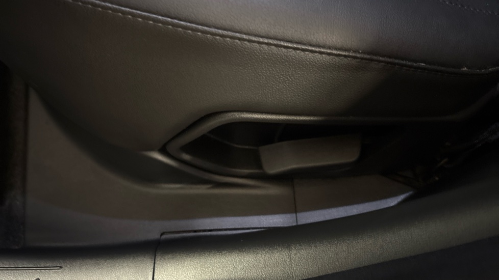 Hyundai TUCSON 1.6 TGDi Plug-in Hybrid Ultimate 5dr 4WD Auto Estate - Image 69