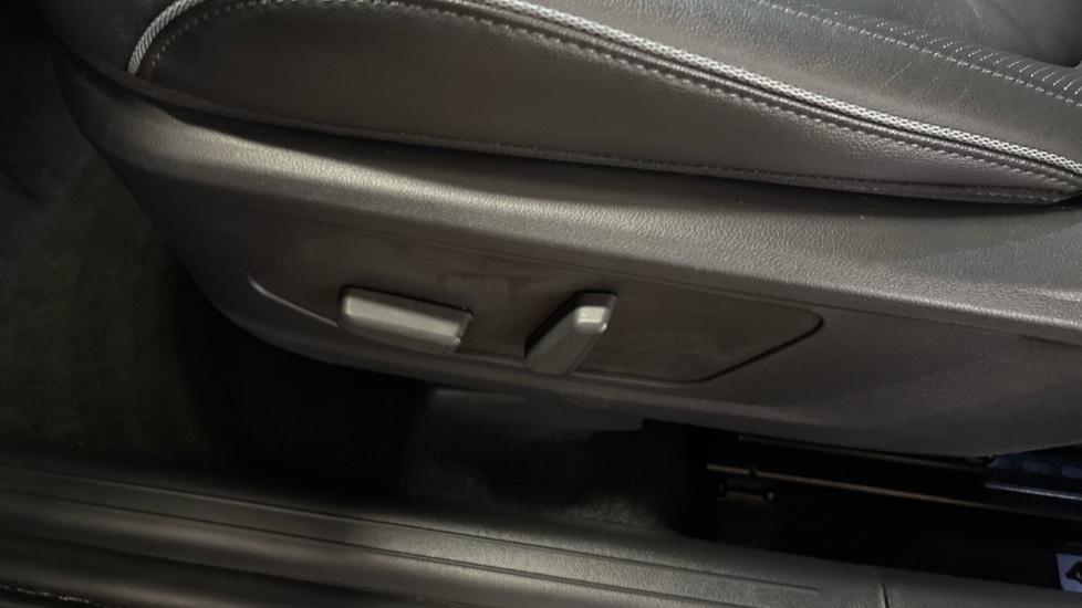 Hyundai TUCSON 1.6 TGDi Plug-in Hybrid Ultimate 5dr 4WD Auto Estate - Image 77