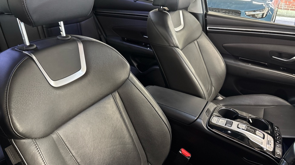 Hyundai TUCSON 1.6 TGDi Plug-in Hybrid Ultimate 5dr 4WD Auto Estate - Image 78