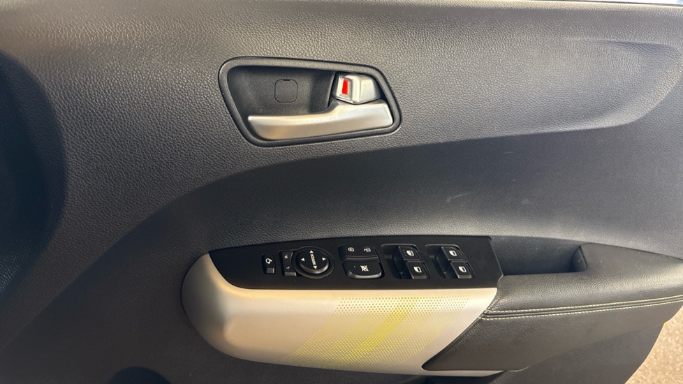 Kia Picanto 1.0 X-Line S 5dr Auto Petrol Hatchback - Image 23