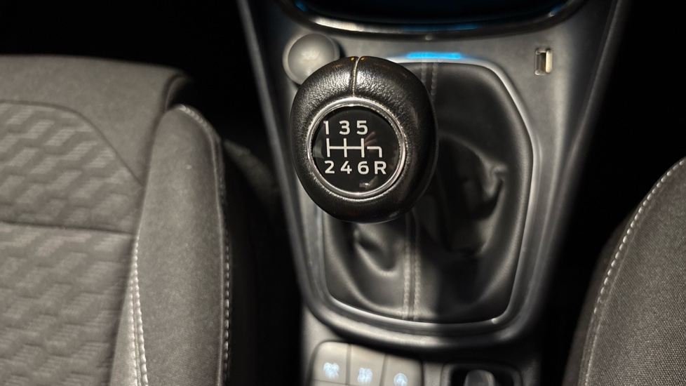 Ford Puma 1.0 EcoBoost Hybrid mHEV Titanium 5dr Petrol Hatchback - Image 41