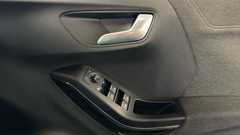 Ford Puma 1.0 EcoBoost Hybrid mHEV Titanium 5dr Petrol Hatchback - Image 23