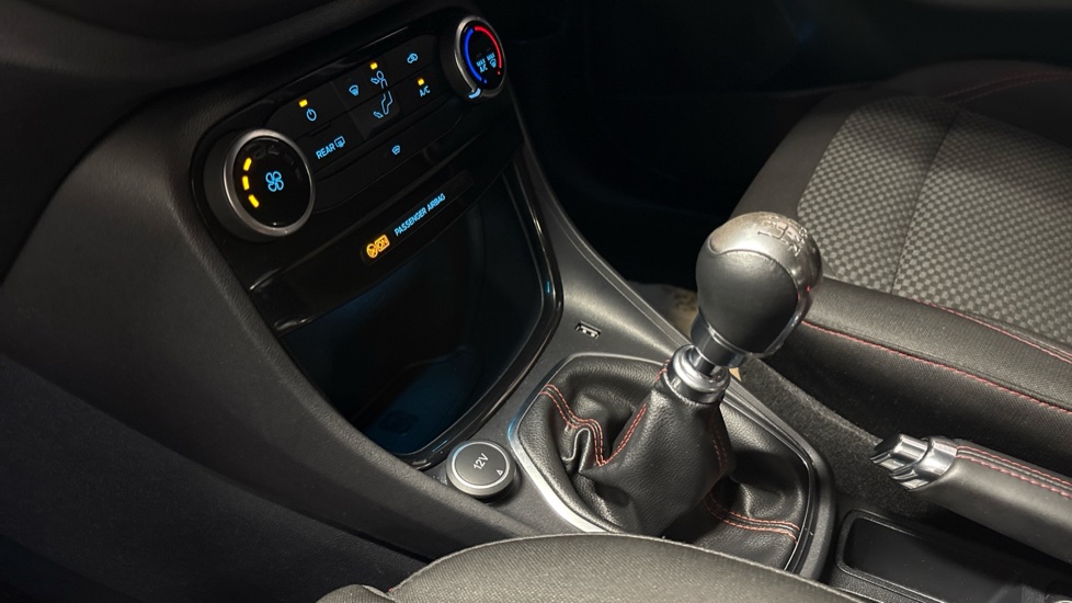 Ford Puma 1.0 EcoBoost Hybrid mHEV ST-Line Design 5dr Petrol Hatchback - Image 13