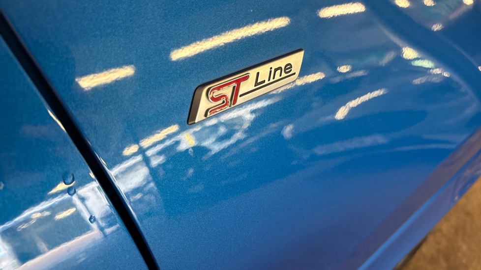 Ford Puma 1.0 EcoBoost Hybrid mHEV ST-Line Design 5dr Petrol Hatchback - Image 44