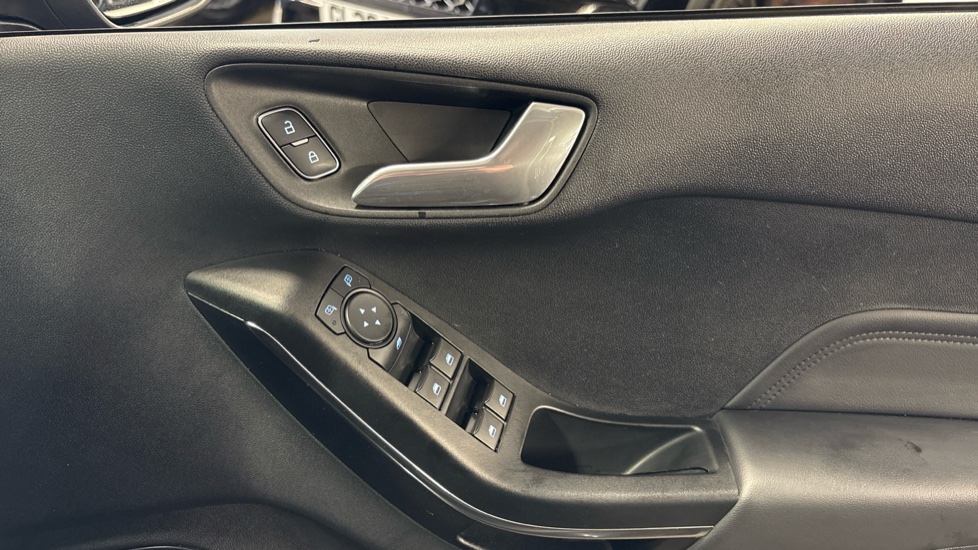 Ford Fiesta 1.0 EcoBoost Hybrid mHEV 125 ST-Line X 5dr Petrol Hatchback - Image 23