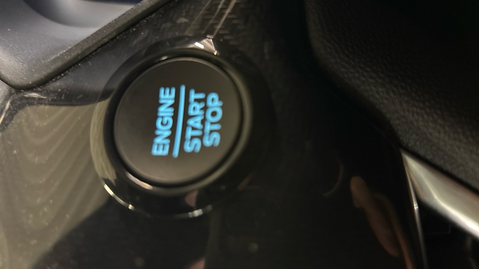 Ford Fiesta 1.0 EcoBoost Hybrid mHEV 125 ST-Line X 5dr Petrol Hatchback - Image 31