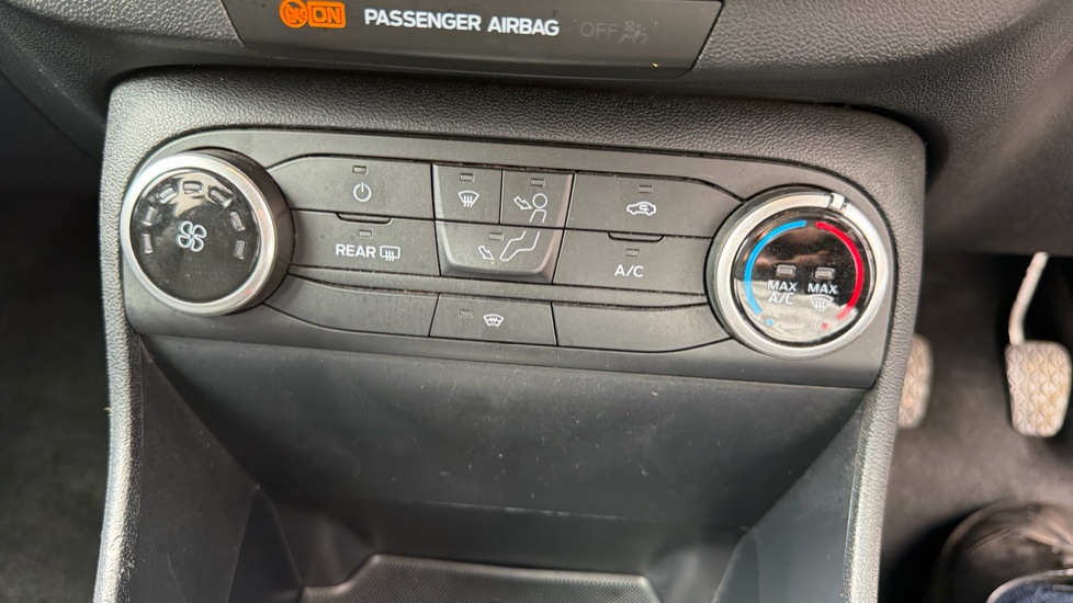 Ford Fiesta 1.0 EcoBoost 95 Titanium 5dr Petrol Hatchback - Image 25