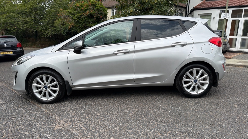 Ford Fiesta 1.0 EcoBoost 95 Titanium 5dr Petrol Hatchback - Image 29