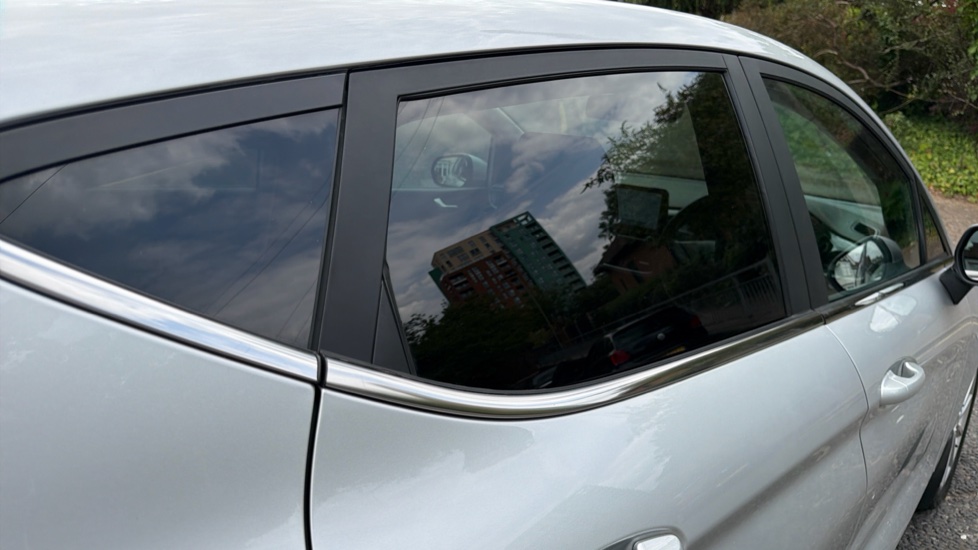 Ford Fiesta 1.0 EcoBoost 95 Titanium 5dr Petrol Hatchback - Image 39