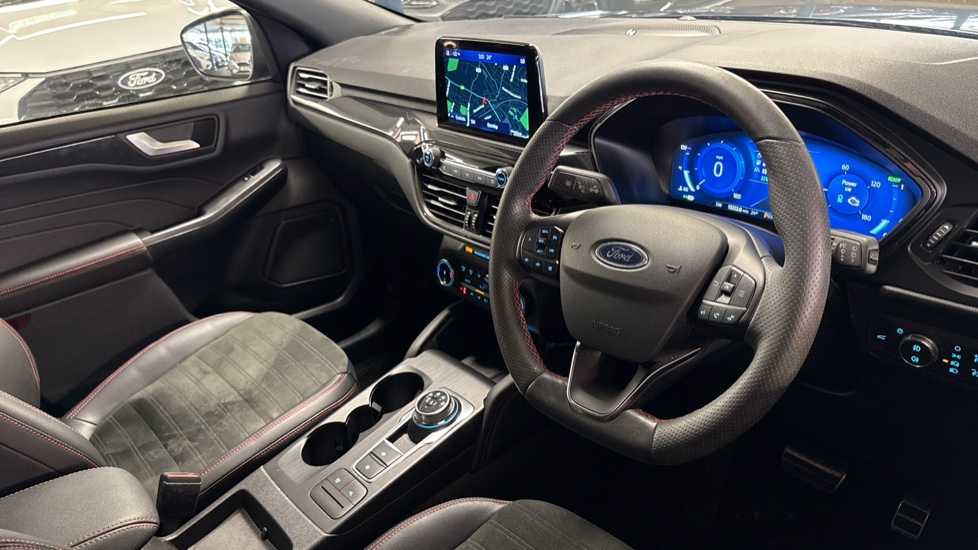Ford Kuga 2.5 FHEV ST-Line X Edition 5dr CVT Hybrid Estate - Image 11